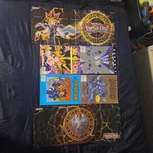 Yu-Gi-Oh! Lot of books beckett And the board for the trading trading card game.
